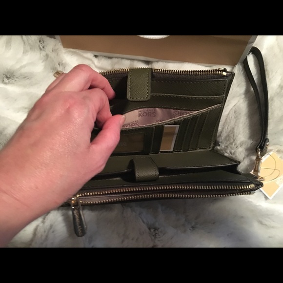 Michael Kors Jet Set Double Zip Wristlet - Picture 6 of 8